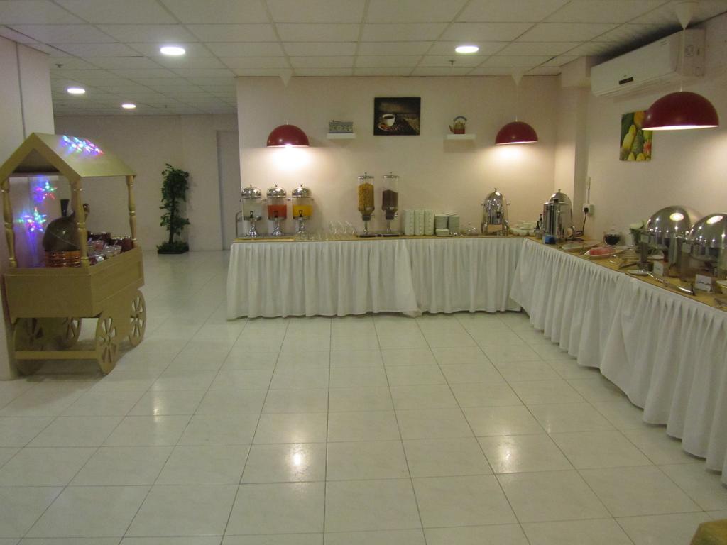 Jw Inn Hotel Nadinah Exterior photo